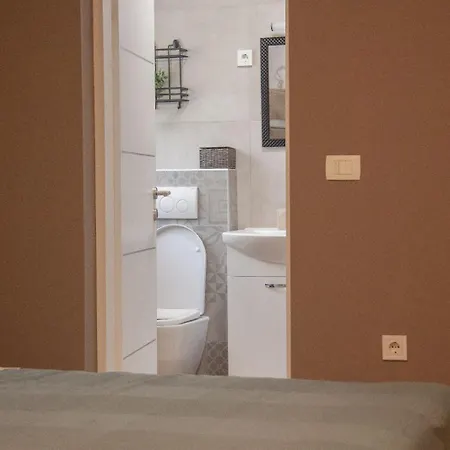 Apartment Mate